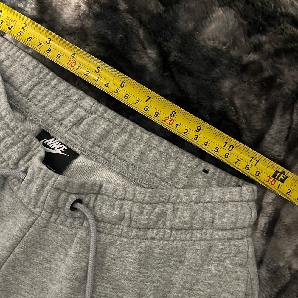 Nike Joggers - Picture 3 of 10